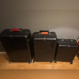 Rimowa salsa delux set of 3 luggage includes the carryon and 2 check